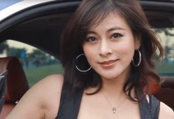 娱乐圈八卦最新爆料图片,神秘恋情曝光，当红明星竟与素人牵手？